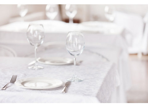 Nappe rectangulaire damassée blanche  - 170 cm x 250 cm