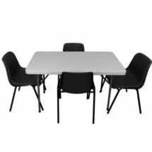 Table carrée 87 x 87 cm (2 à 4 invités)