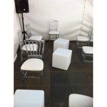 Cube / Pouf lumineux sans fil  40 cm x 40 cm 