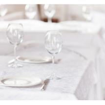 Nappe rectangulaire damassée blanche  - 170 cm x 250 cm